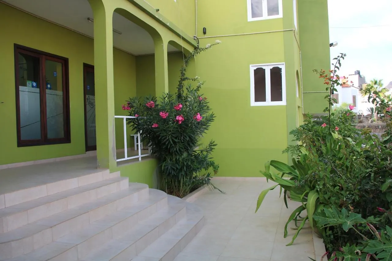 Residencial Raiar Hotel Mindelo 2*,